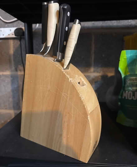 Photo of free Knife block with knives (HG5 Knaresborogh) #1