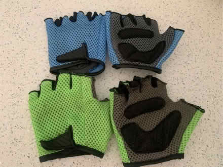 Photo of free Children/Small Adult Cycling Gloves (Churchdown GL3) #1