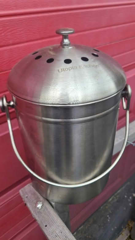 Photo of free Small Countertop Compost Bucket (Near Washington & Commonwealth) #2