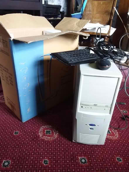 Photo of free computer bits (Southport PR9) #1