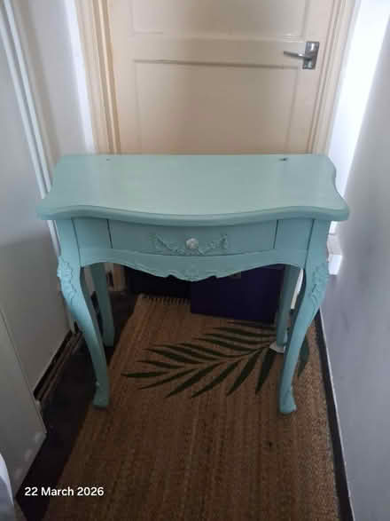 Photo of free Vanity table (TW10 Ham) #1
