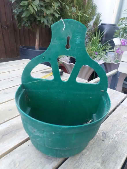 Photo of free Hanging basket plastic (SW16) #1