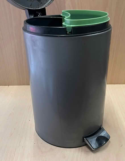 Photo of free Pedal bin (Piccadilly M1) #1