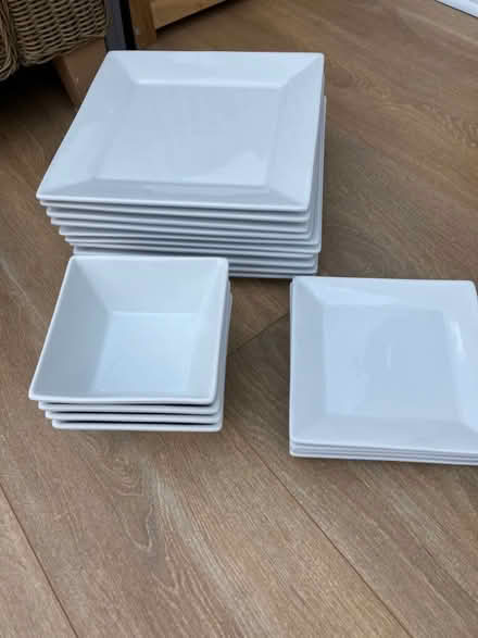 Photo of free White Crockery (Wokingham RG40) #3