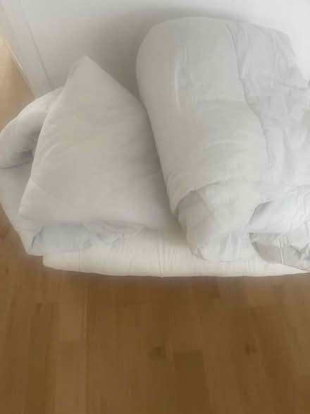 Photo of free 4 large duvets (Dunstable LU6) #1
