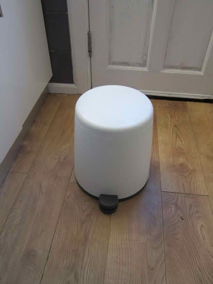 Photo of free Bin (Willowbrae EH8) #4