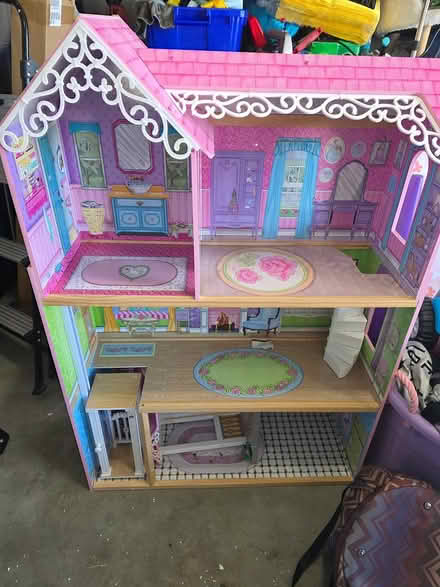 Photo of free Doll house (Kennewick) #1