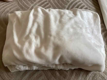 Photo of free Cozzee home fitted sheet (Bearwood BH11) #1
