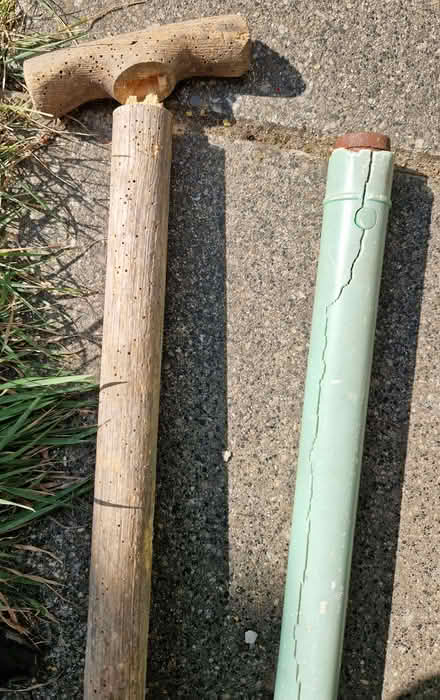 Photo of free Garden fork and spade (Gidea Park RM2) #2