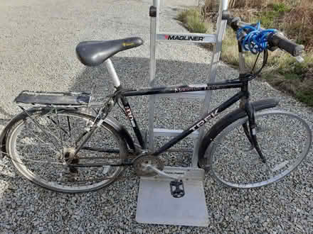 Photo of free 2 bikes - 1 mens 1 ladies - will separate - REVISED (Fairlight TN35) #1