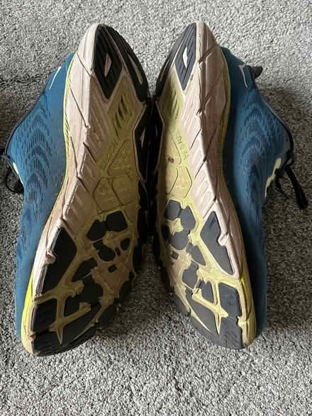 Photo of free Men’s Hoka Arahi 7 running shoes size 12 (Newton Mearns G77) #2