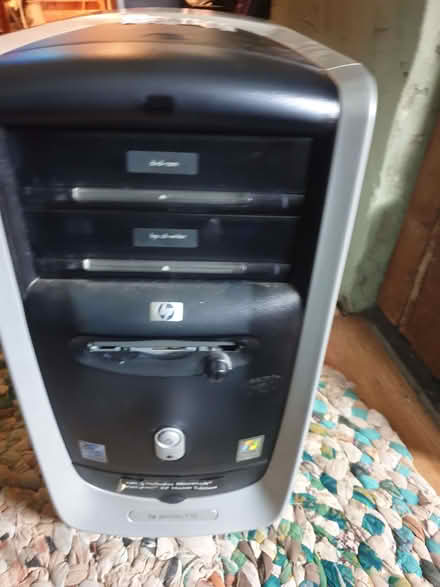 Photo of free Very Old Windows XP PC (Breadsall DE21) #3