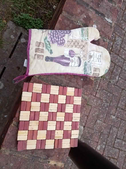 Photo of free Various household items (TW3 Hounslow) #2