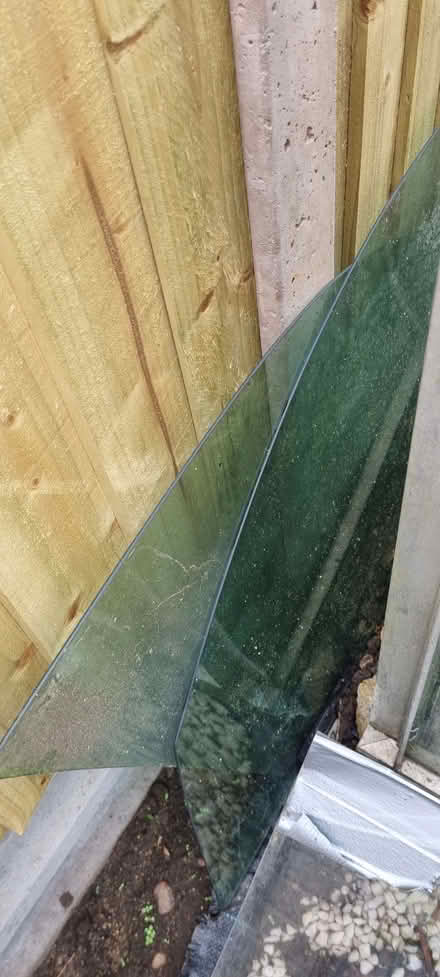 Photo of free Mg rover 5door front glass (Holbrooks CV6) #1