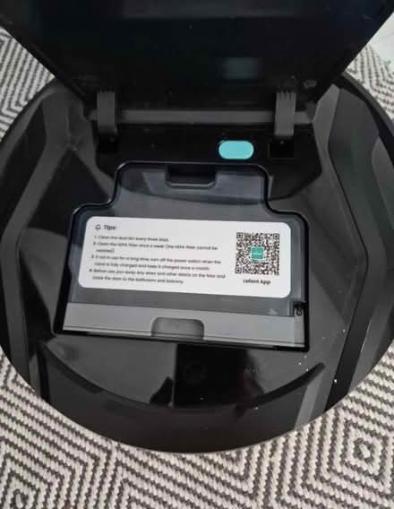 Photo of free Lefant robot vacuum (Aldershot GU12) #2