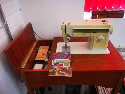 Photo of free Vintage Singer Sewing Machine table (Coventry by Burton Green CV4) #2
