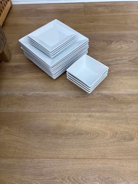Photo of free White Crockery (Wokingham RG40) #1