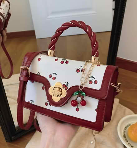 Photo of handbags for women (Crown street RG1) #1