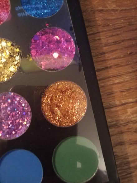 Photo of free Eyeshadow palette (Juan Tabo and Central) #3