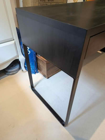Photo of free Black office desk with drawers (Hindhead GU26) #2