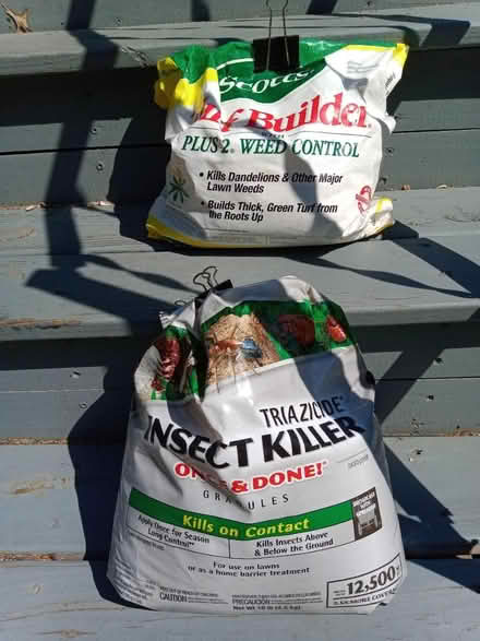 Photo of free lawn turf builder and insect killer (Mt Rainier MD) #1
