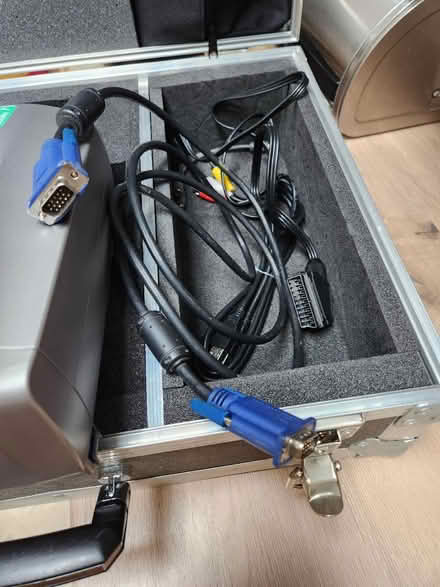 Photo of free Epson digital projector (Dunstable LU6) #3