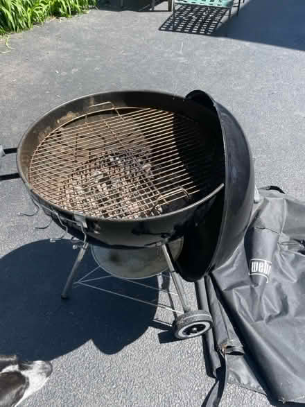 Photo of free Weber Charcoal Grill (Hawthorne and Pleasant) #1