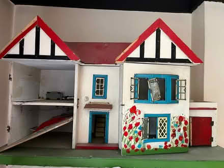 Photo of free Dolls house (Bromley BR1) #4