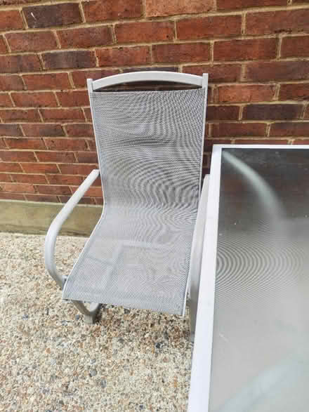 Photo of free Garden table and 4 chairs (Chessington KT9) #4