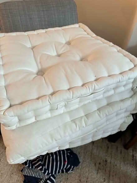 Photo of free 3 French tuft cushions (Erith DA8) #2