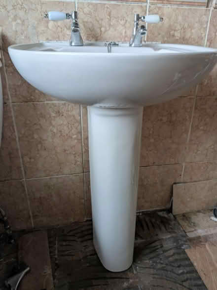 Photo of free Basin (Sheffield Lane Top S5) #1