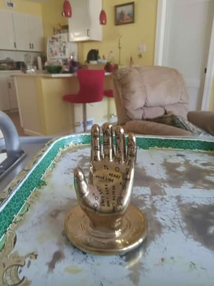 Photo of free ladies ring holder (Telegraph Rd., Alexandria) #1