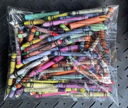 Photo of free Crayons (Livingston) #1