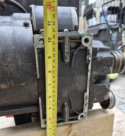 Photo of free 8 hp Tecumseh 4 stroke engine (Lawrence and Warden Avenues) #4