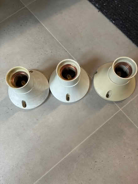 Photo of free E27 lamp holders (Peachcroft OX14) #1