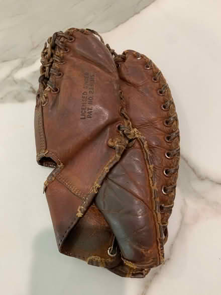Photo of free Vintage 1940s baseball glove (Near downtown Walnut Creek) #1