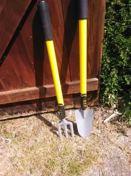 Photo of free Long-handled garden tools (Fareham PO15) #2