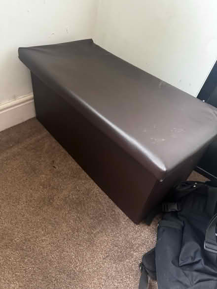 Photo of free ottoman storage (se9 3hz) #1