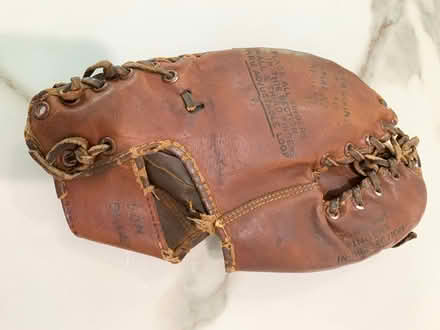 Photo of free Vintage 1940s baseball glove (Near downtown Walnut Creek) #4