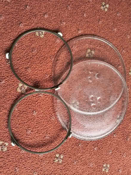 Photo of free Microwave turntable plates (North Ascot SL5) #1