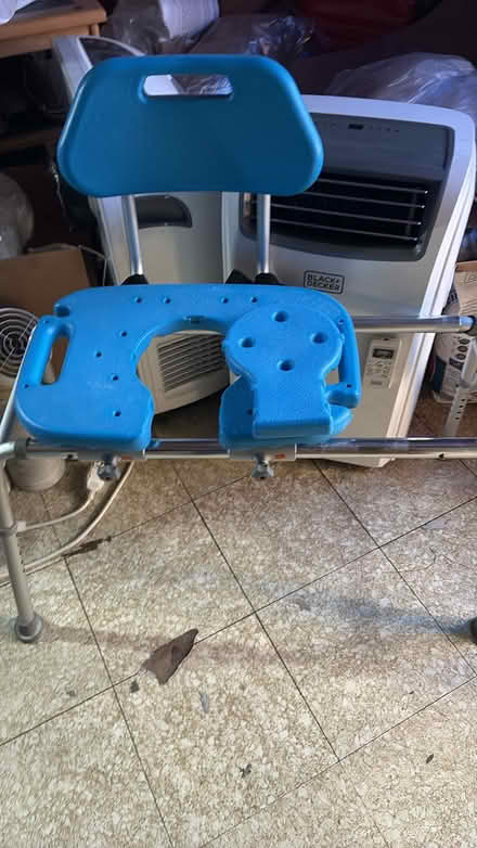 Photo of free Bath transfer seat (Fresh Meadows) #2