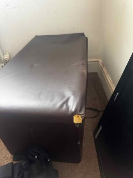 Photo of free ottoman storage (se9 3hz) #4