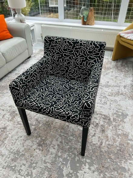 Photo of free Black & White Fabric chair (RH16) #1