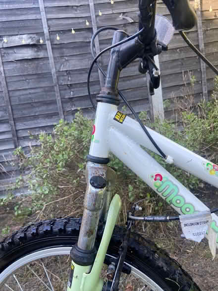 Photo of free Children’s bike - white (Beckenham BR3 3NL) #4