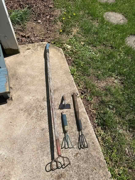 Photo of free garden tool need new handles (Norland Ave, Chbg) #1