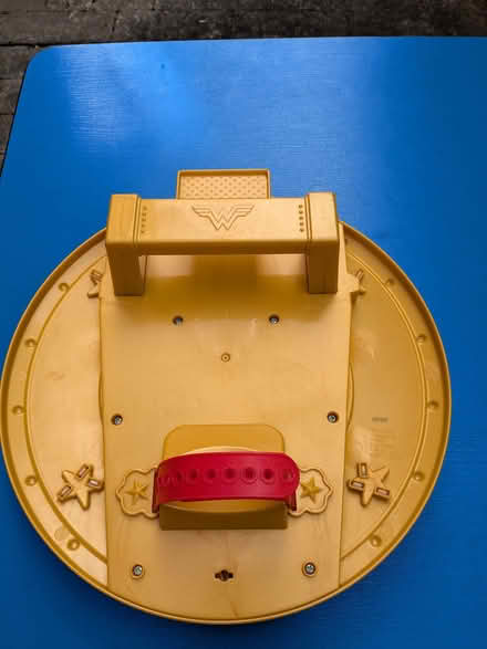 Photo of free Wonder Woman shield (Woodley RG6) #2