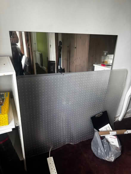 Photo of free mirror (se9 3hz) #1