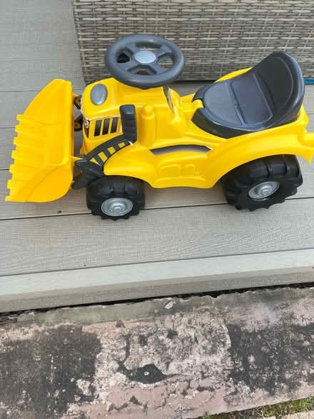 Photo of free Toddler sit ride digger (Woodchurch CH49) #1