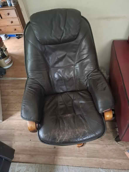 Photo of free Armchair (OX4 (rose hill)) #1