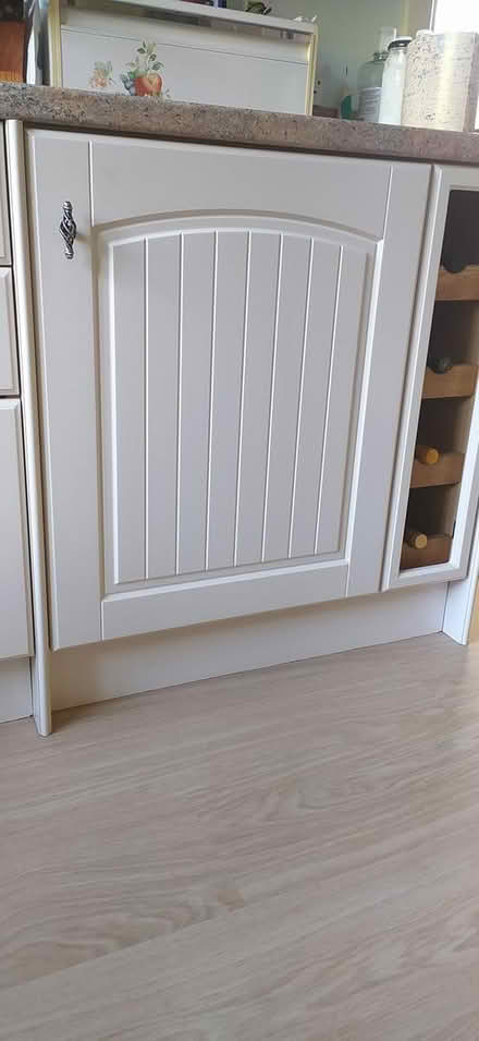 Photo of howdens 'tenby' kitchen pieces (Southbourne (BH6)) #1